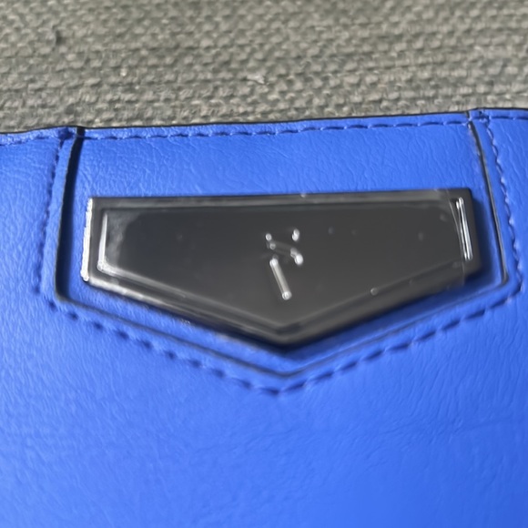 Beautiful Vera Wang wallet! - Picture 5 of 6